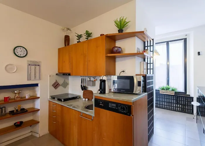 Accademia By Halldis *