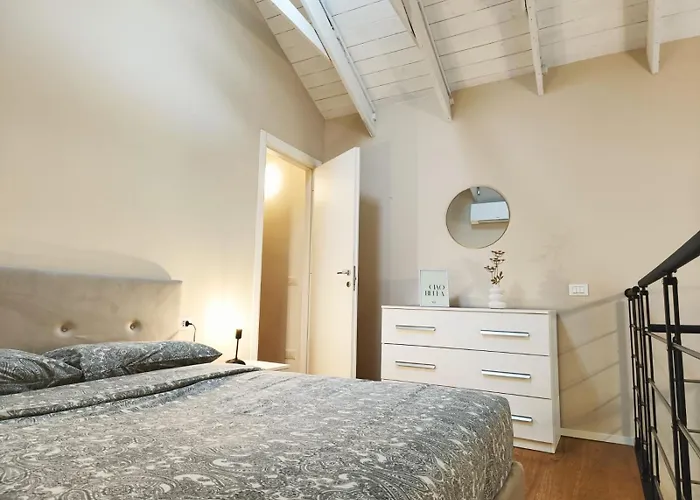 Casa vacanze Yr Bocconi- Modern Loft, 3 Min Walk To Duomo Tram *