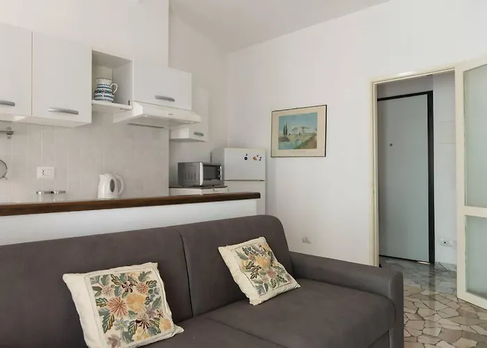 Youhosty - Lodi Quater