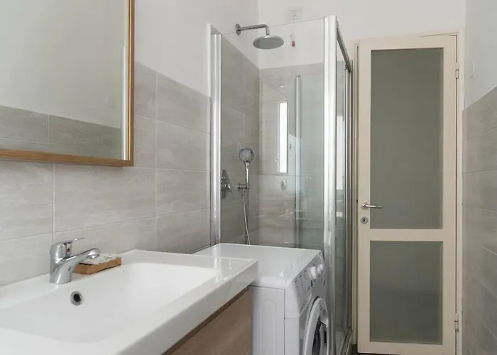 Youhosty - Lodi Quater