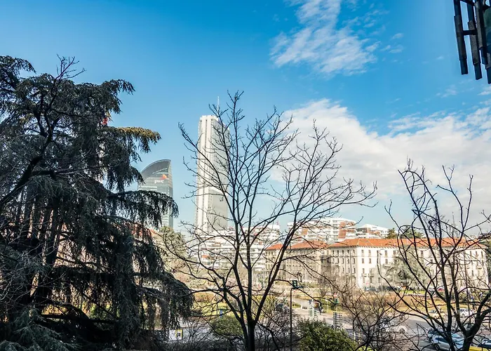 - Brand New 4 Pax Life & The Giulio Cesare 5