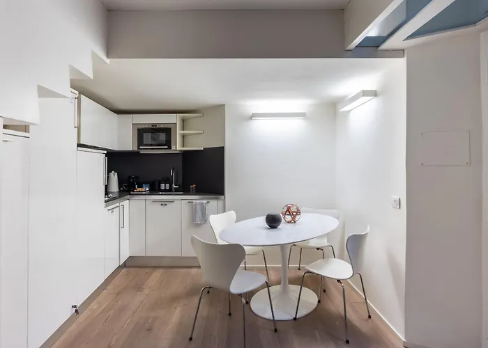 Luxury Duplex Flat With Sauna Few Steps From Duomo 公寓