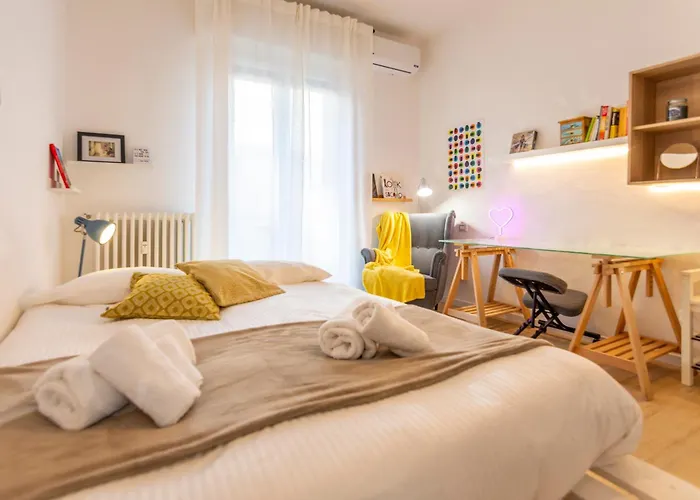 Guesthost - Alices House Modern Μιλάνο