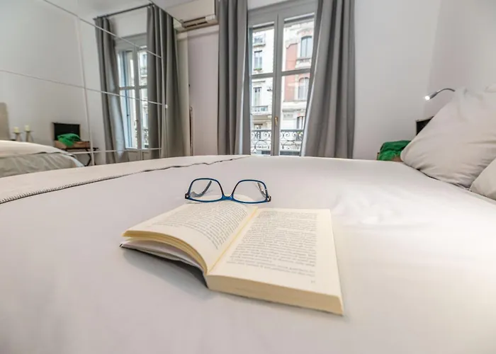 Art Around In Monti House Milano