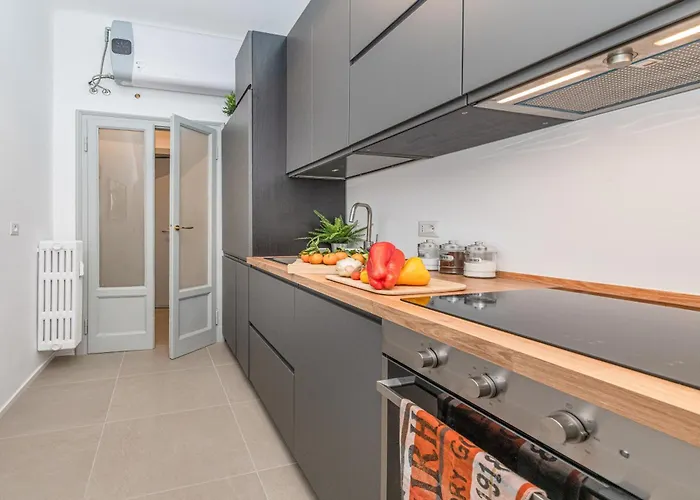 Apart Otel Art Around In Monti House 4*