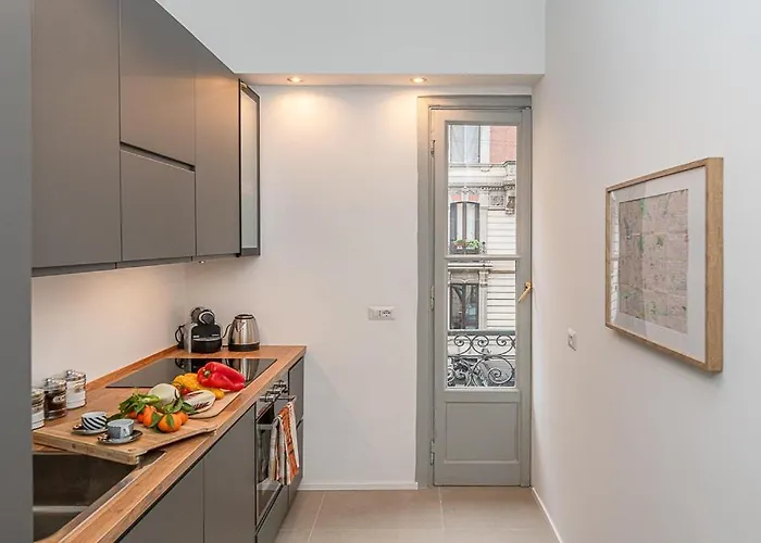 Art Around In Monti House Apart Otel 4*