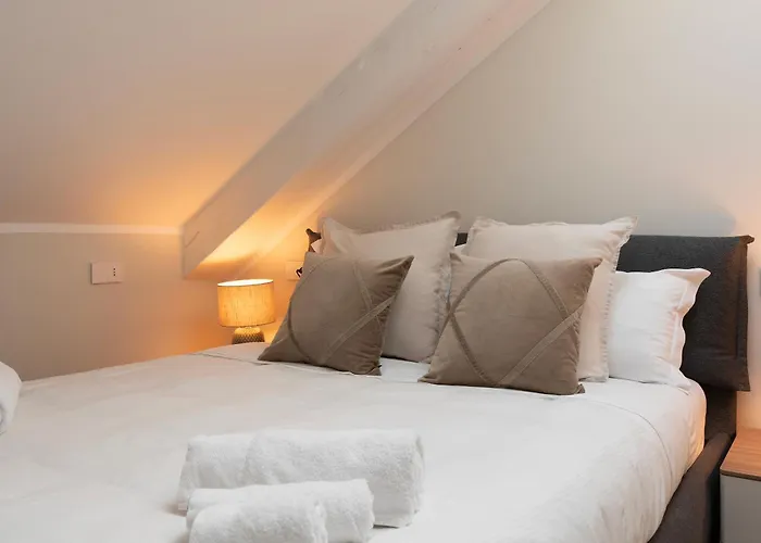 Apartament Luminoso Trilocale Certosa - Mirable Pm *