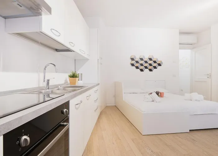 Easylife - Comfort Ed Eleganza Sui Navigli *