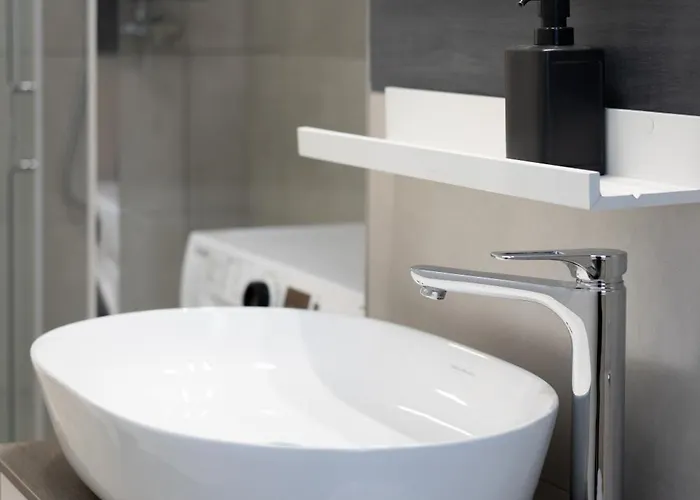 10min Rhofiera & Sansiro - 5min Metro - Ac - Freeparking