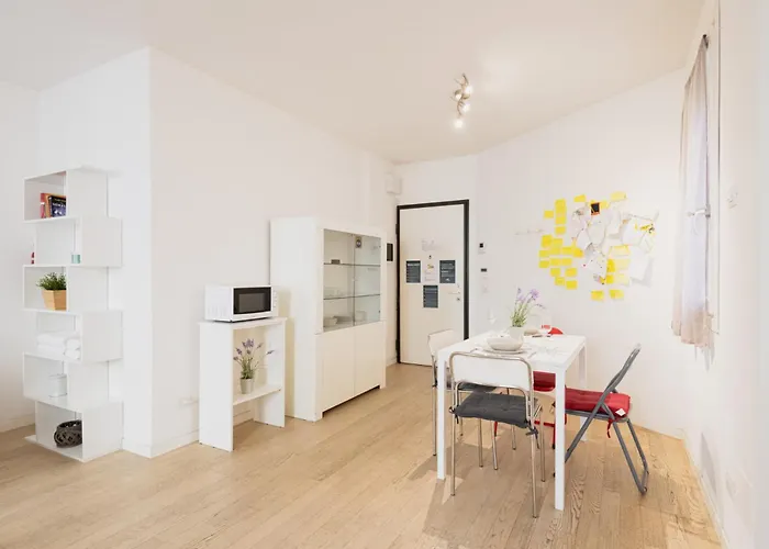 Easylife - Stile E Comfort Sui Navigli * Milan