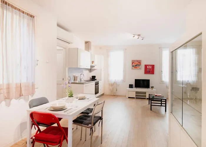 Easylife - Stile E Comfort Sui Navigli