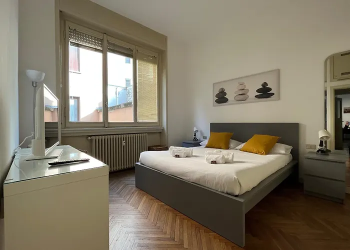 Bwr - Beautiful Near The Center Of Milan, Polibio *