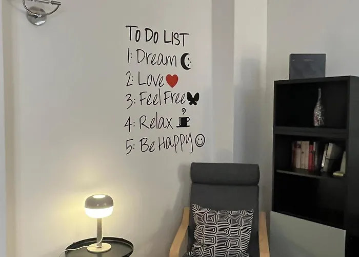 Bwr - Beautiful Near The Center Of Milan, Polibio *