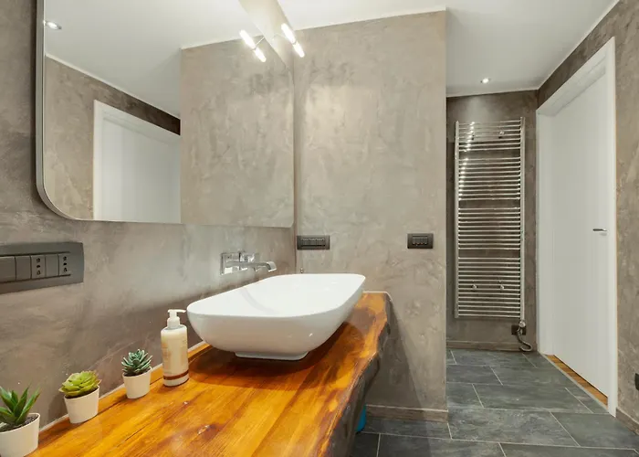 Garage Privato Gratuito - 600 Metri Duomo Διαμέρισμα