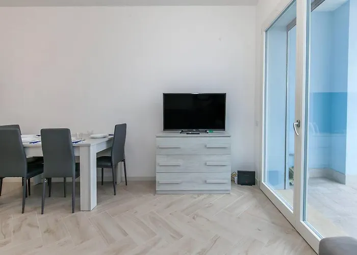 12th Floor Diamond Tower - 72 Apartman Milánó