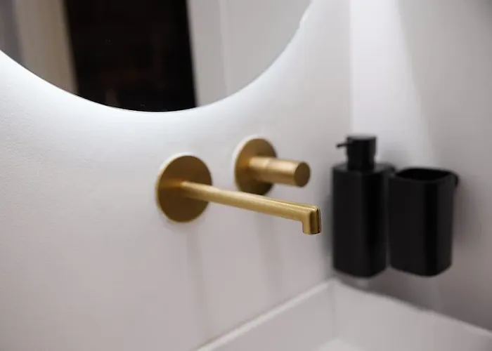 Moderno Bilocale Chic 8 Min Dal Duomo 아파트 밀라노