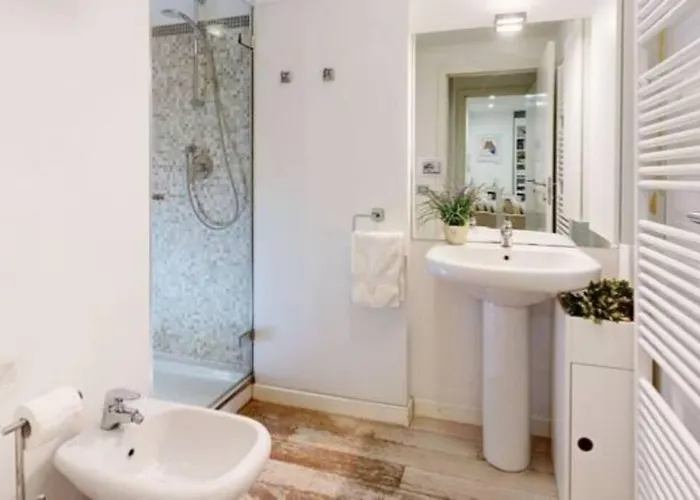 Mirrors House Chic In The City Center *