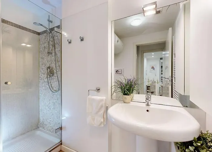 Mirrors House Chic In The City Center *