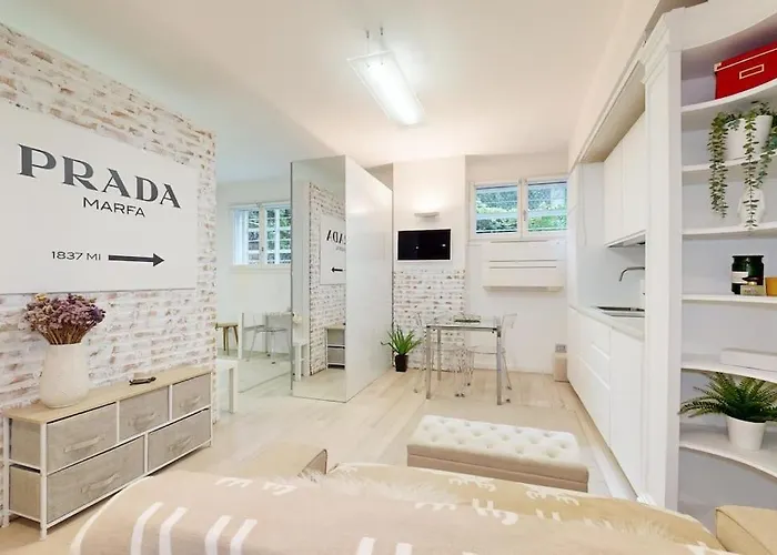 Mirrors House Chic In The City Center * Milánó