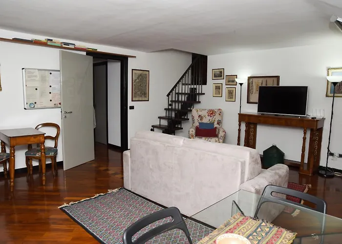 Daire Viale Corsica 99 Milano