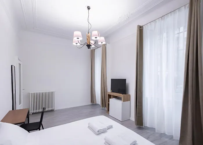 Elegante Quadrilocale Liberty In Zona Risorgimento * Milano