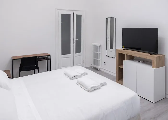 Elegante Quadrilocale Liberty In Zona Risorgimento * Milano