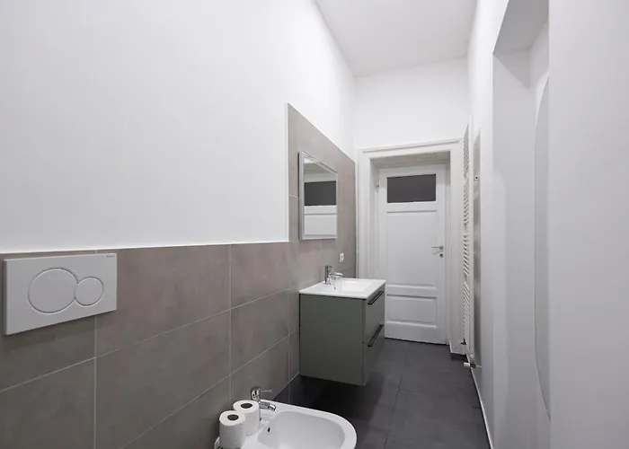 Apartment Elegante Quadrilocale Liberty In Zona Risorgimento