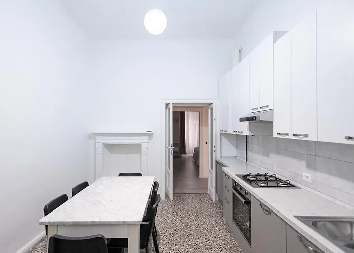 Apartment Elegante Quadrilocale Liberty In Zona Risorgimento *