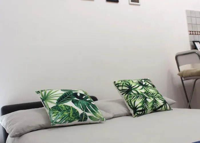 La Corte Dei Creativi Comodo E Milão