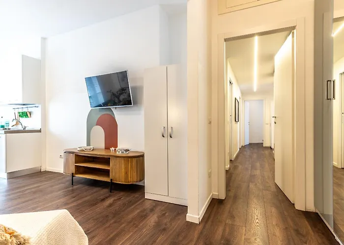 Stayeasy Cavalcanti - 3 Bedrooms, 2 Baths - Station