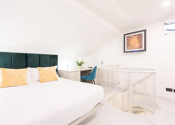 Monte Napoleone Split-level Terrace - Collection *