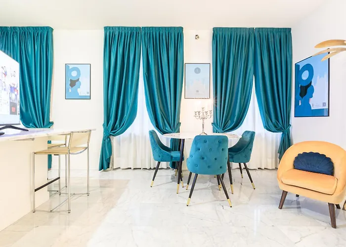 Monte Napoleone Split-level Terrace - Collection * Milano