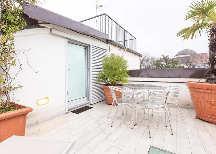 Monte Napoleone Split-level Terrace - Collection Lägenhet