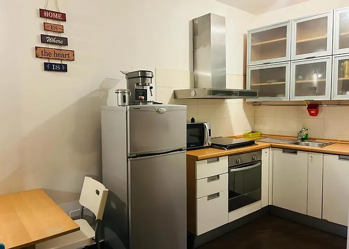 Easy Italy Prada Milan