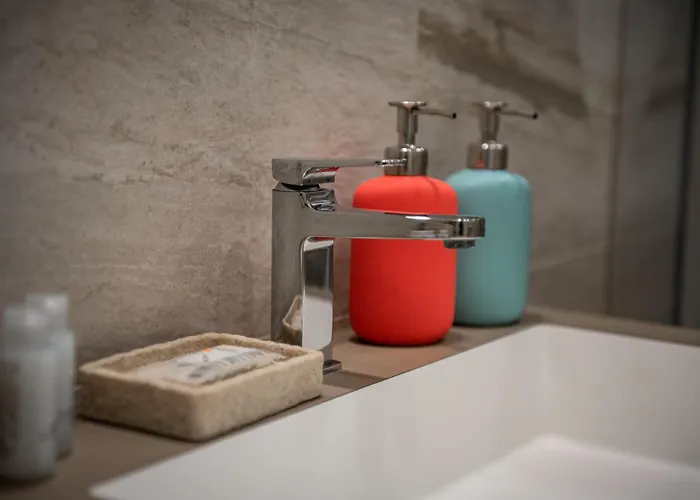 Navigli Retreat - 5 Min To De Amicis M4 - Walk To Navigli & Darsena *