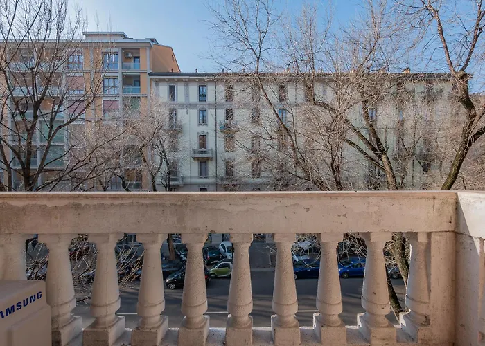 Ihost - Lomellina 14a Апартаменты