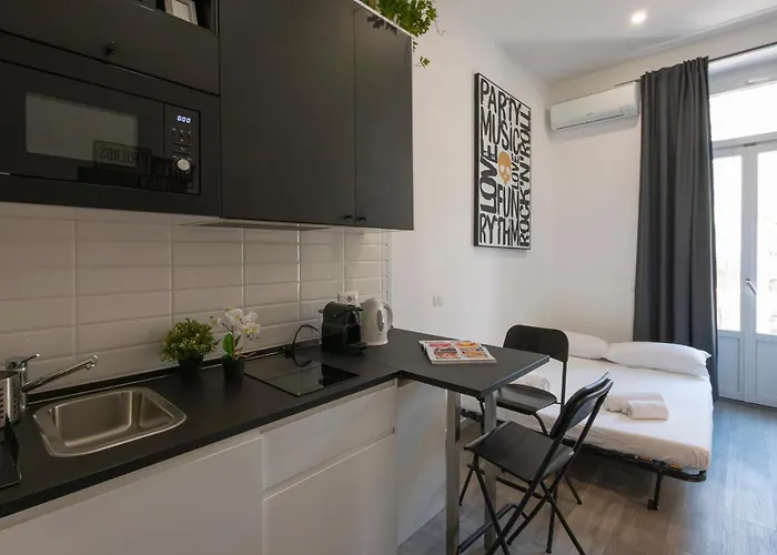 Ihost - Lomellina 14a Апартаменты *