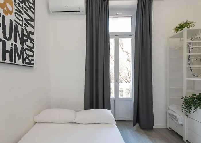 Ihost - Lomellina 14a Апартаменты Милан