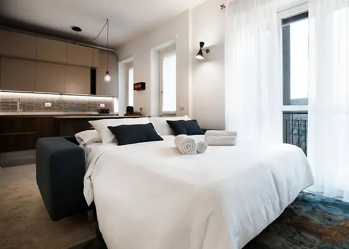 Sunset Citylife Typical Italian Style House *