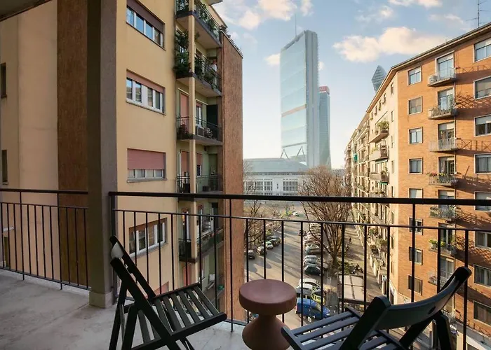 Sunset Citylife Typical Italian Style House