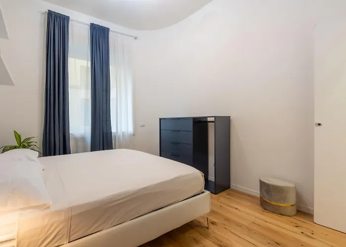 We - Babila Boutique - Mailand