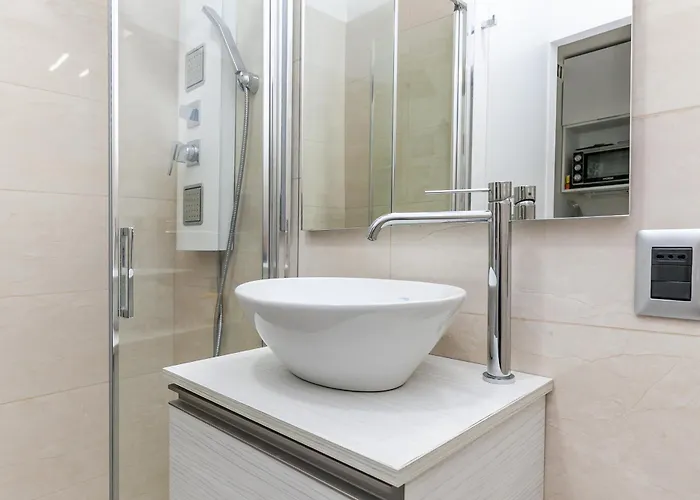 Stile E Comodita Nel Vivace Centro Di