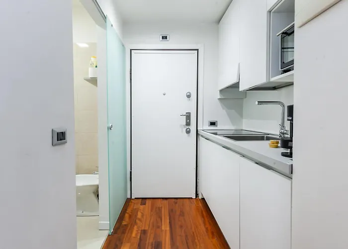 Stile E Comodita Nel Vivace Centro Di Lägenhet