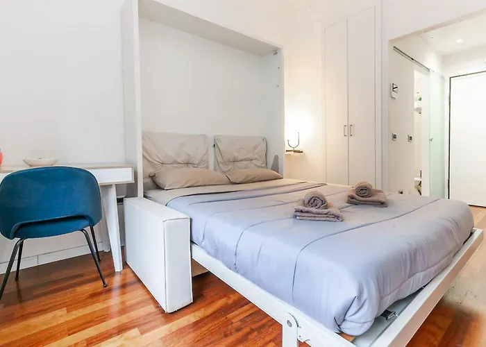 Stile E Comodita Nel Vivace Centro Di Lägenhet *