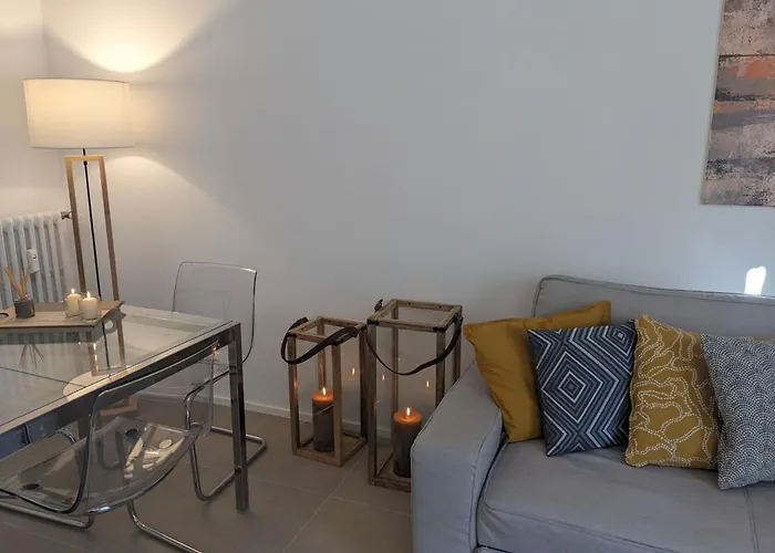 Art Around In Monti House Milano