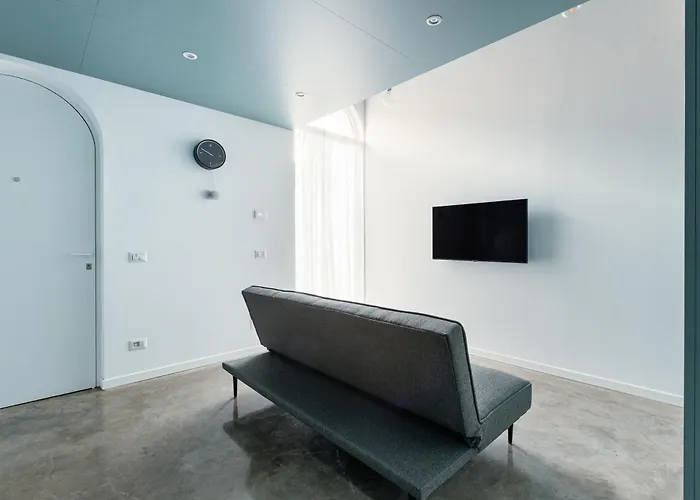 Appartamento - 800 M Far From Lancetti Station *