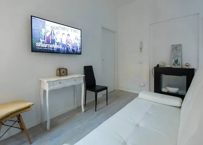 Lovely Piatti Duomo Milánó