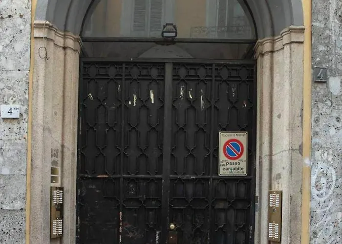 Lovely Piatti Duomo Milánó