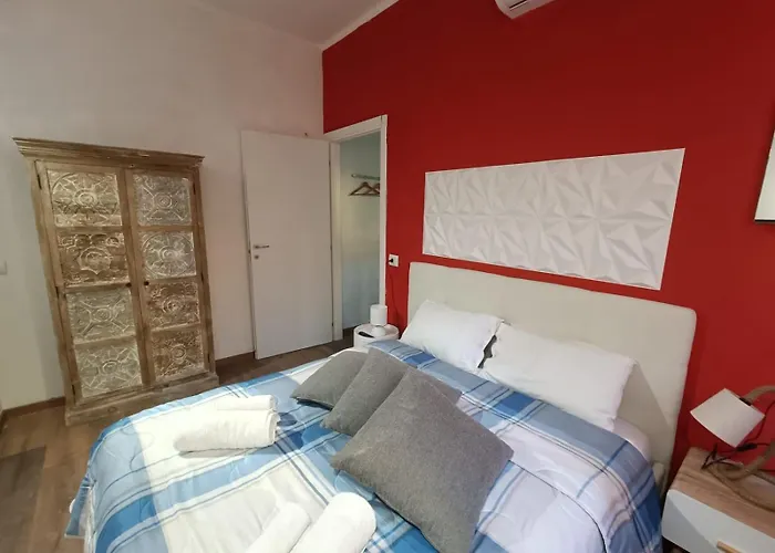 Lovely Piatti Duomo Milánó