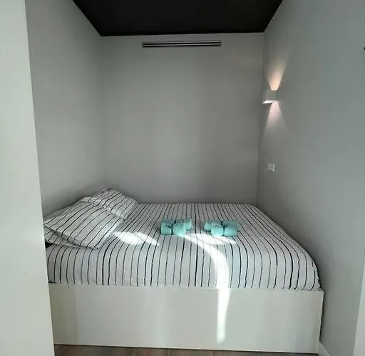 Victory House * Milaan